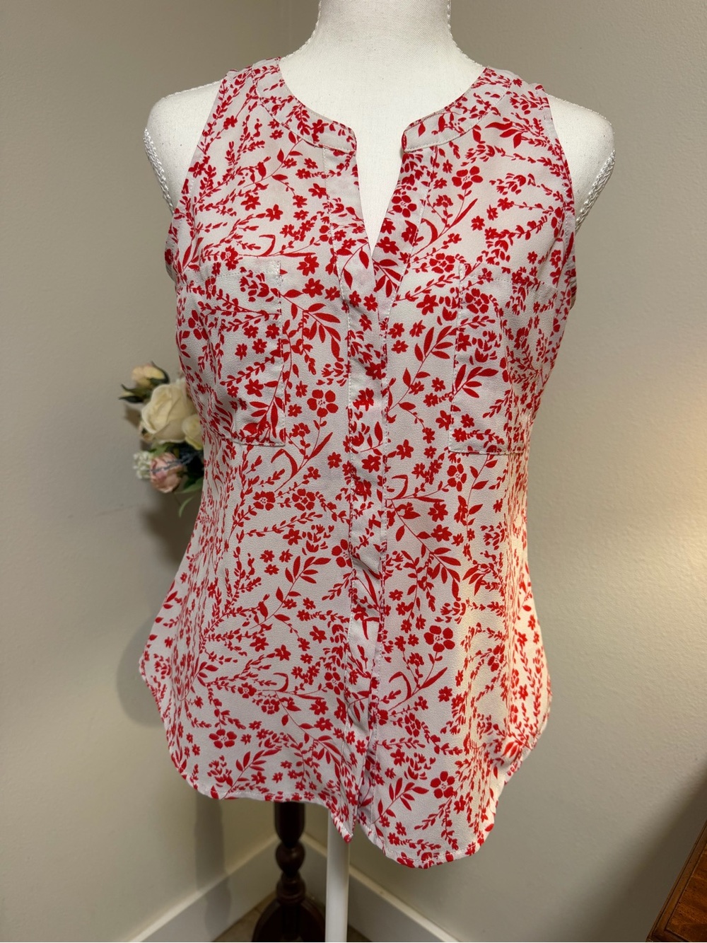 Sanctuary White Camisole with Red Floral Print and Split V